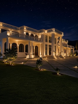 Mansion Altamirano,,3 star