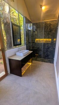 Enchanted Escapes Yala,,3 star