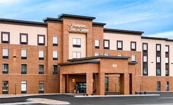 hampton inn and suites la crosse downtown