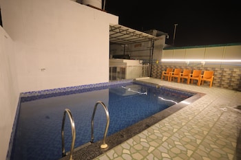 kedar inn by rovers nest