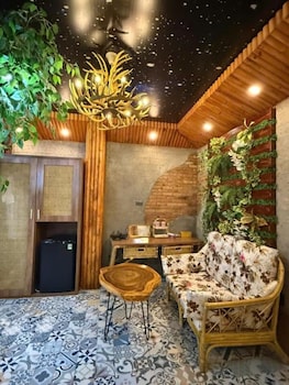 Athena Hotel,,2 star