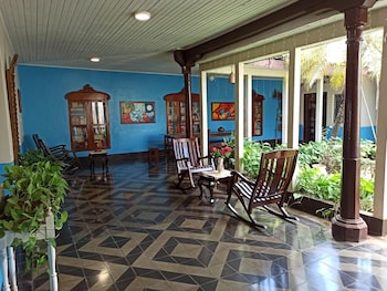 hostal harvest house