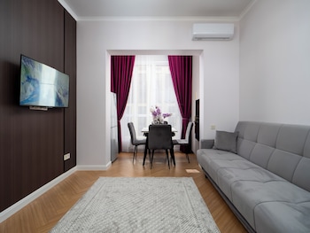 comfort apartments near mega