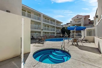 Howard Johnson By Wyndham Tempe University/Phoenix,,2 star