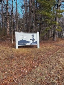 Blue Ridge Mountain Inn,,2 star