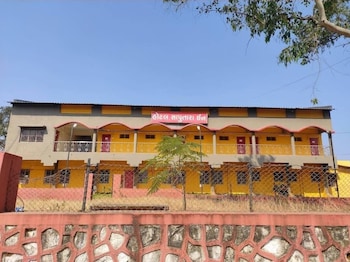 Saputara Valley View,,2 star