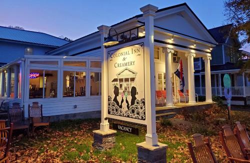 The Colonial Inn & Creamery,Trumansburg>>Ithaca,2 star