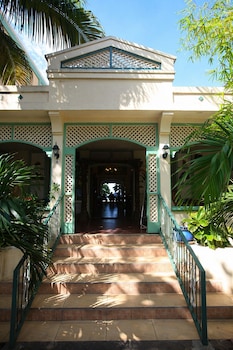 the crown house hotel