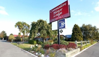 commodore motor lodge