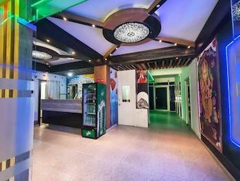 Hotel Sintle Palace,Plot No - 663,3 star