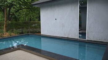 Butterfly Bliss Resort,,2 star