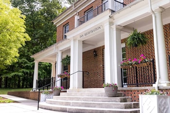 The Elston Inn And Conference Center,,2 star