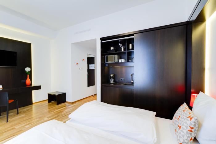 sevendays hotel boardinghouse