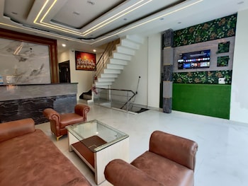 hotel kalra