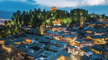 lijiang naxi hereditary courtyard