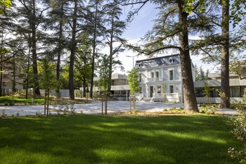 hotel spa restaurant villa castellane
