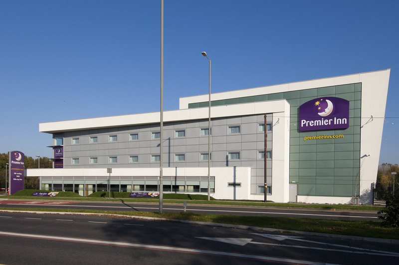 premier inn liverpool john lennon airport