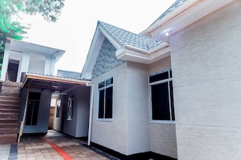 pakihotelsandapartment kilimanjaro airport