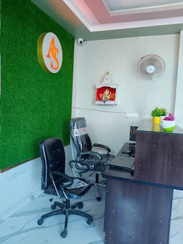 Ayodhya Stay,,2 star