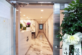 k grand hostel sinchon