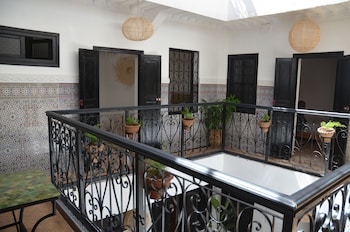 Riad Ayana,,3 star
