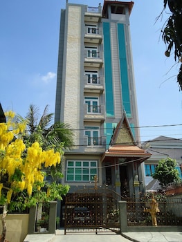son hotel and apartment