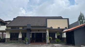 Bawangan Express,,3 star