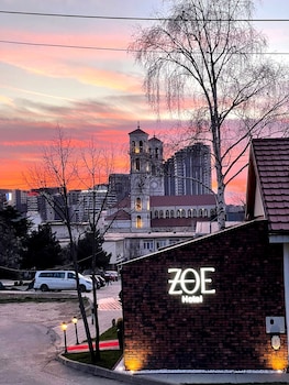 zoe hotel