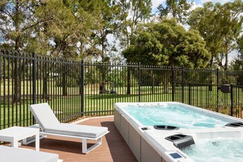 Plumes By Ch Boutique & Apartments, An Ascend Collection Hotel,,2 star