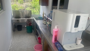 Oyo 91303 Chalet Awie,,2 star
