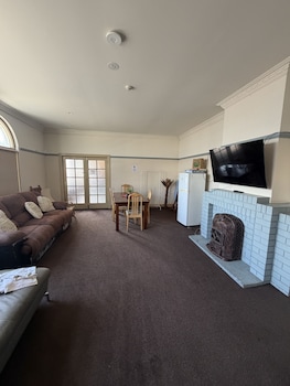 The Coffs Hotel,,2 star