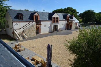 Logis Hotel La Ferme Du Blanchot