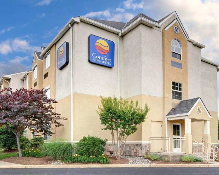 comfort inn and suites airport dulles gateway