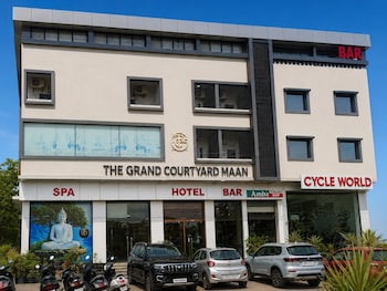 the grand courtyard maan
