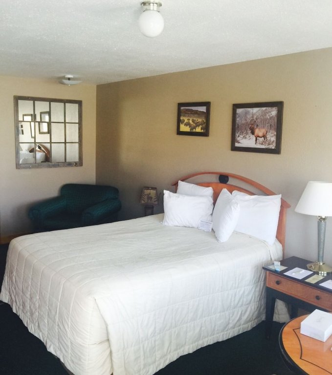 Whispering Sands Motel,Hanksville>>Caineville,2 star