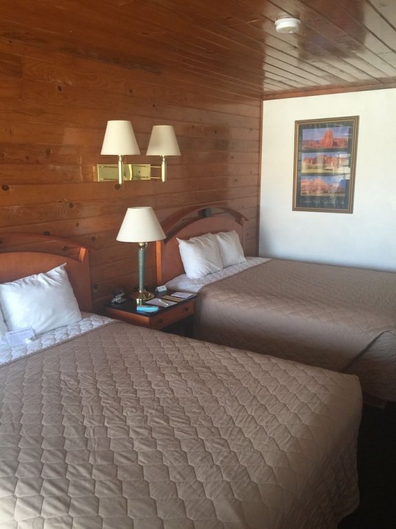 Whispering Sands Motel,Hanksville>>Caineville,2 star