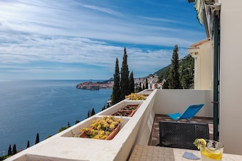 golden cove apartment