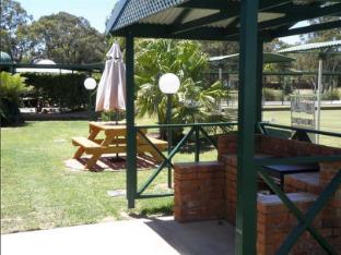 Deniliquin Country Club Motor Inn