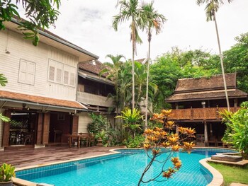 baan orapin heritage bed and breakfast