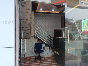 Hotel Shri Narayan,,3 star