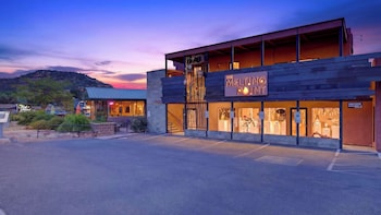 canyon drift by avantstay sedona stay balcony near trails dining red rock views