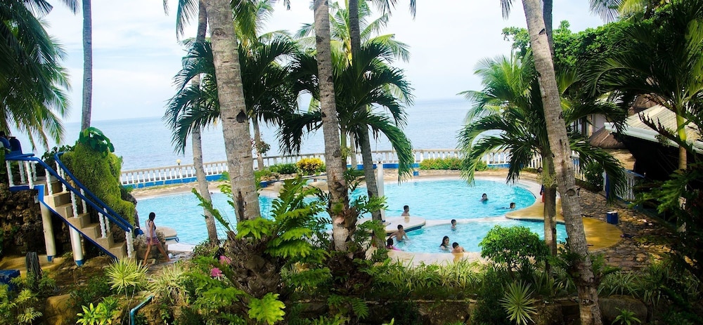 Estaca Bay Gardens Conference Resort,On The Beach,2 star