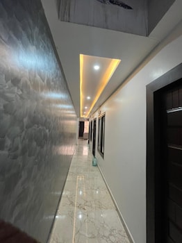 Hotel Ram Raja Inn,,2 star