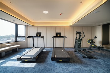 qinghui garden orange crystal hotel