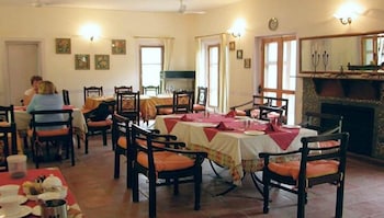 Neemrana's Glasshouse On The Ganges,Shivpuri,4 star