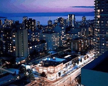 Carmana Hotel & Suites,West End>>Vancouver,3 star