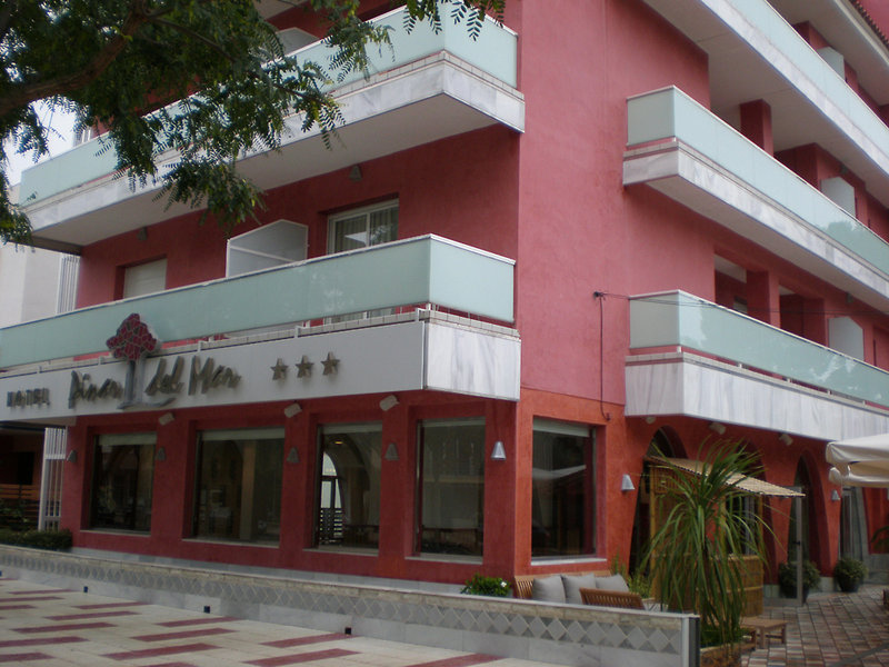 Pinar Del Mar,Begur>>Barcelona,3 star