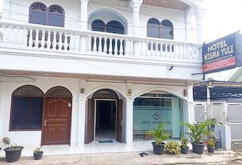 hotel o near masjid raya al mashun forme