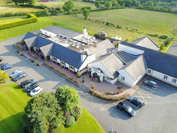 The Ballymac Hotel,Ballynahinch>>Antrim,3.5 star