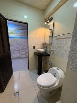 hotel elom